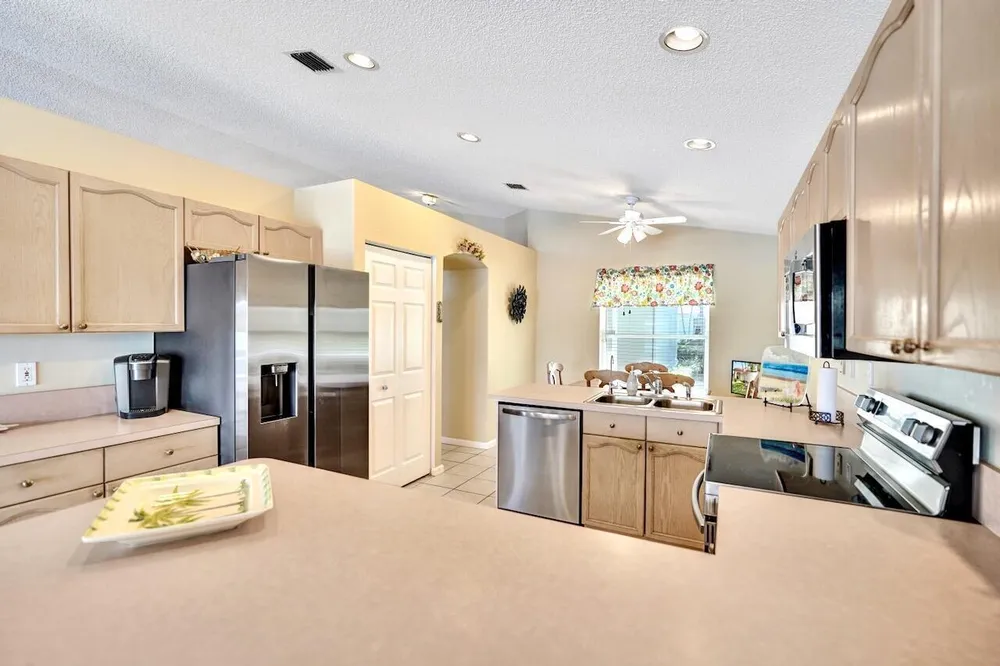 5886 Las Colinas Circle, Lake Worth Beach, FL 33463