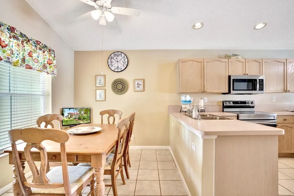 5886 Las Colinas Circle, Lake Worth Beach, FL 33463