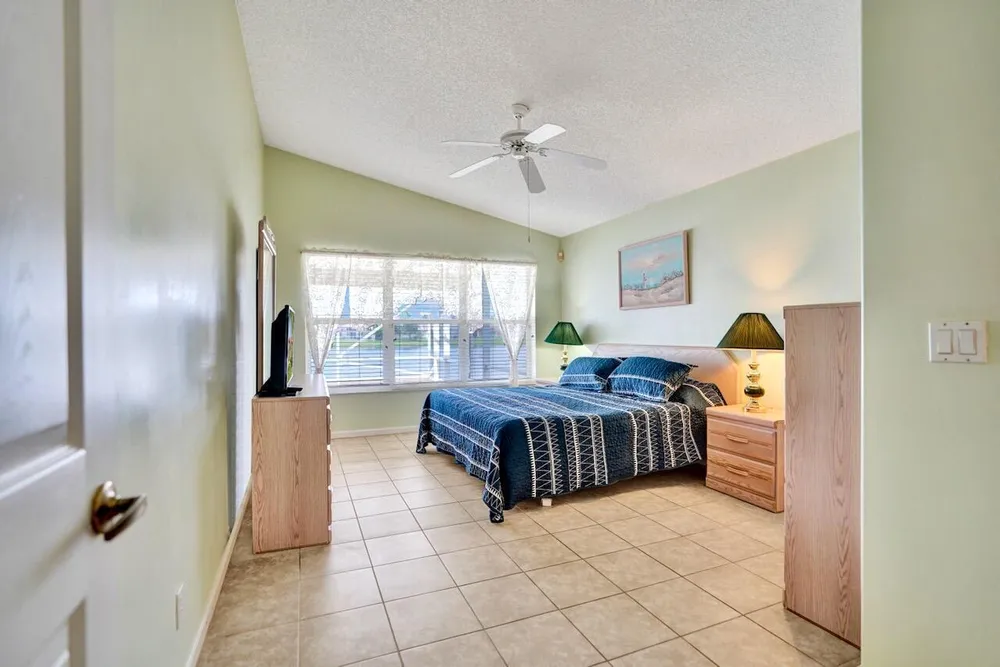 5886 Las Colinas Circle, Lake Worth Beach, FL 33463