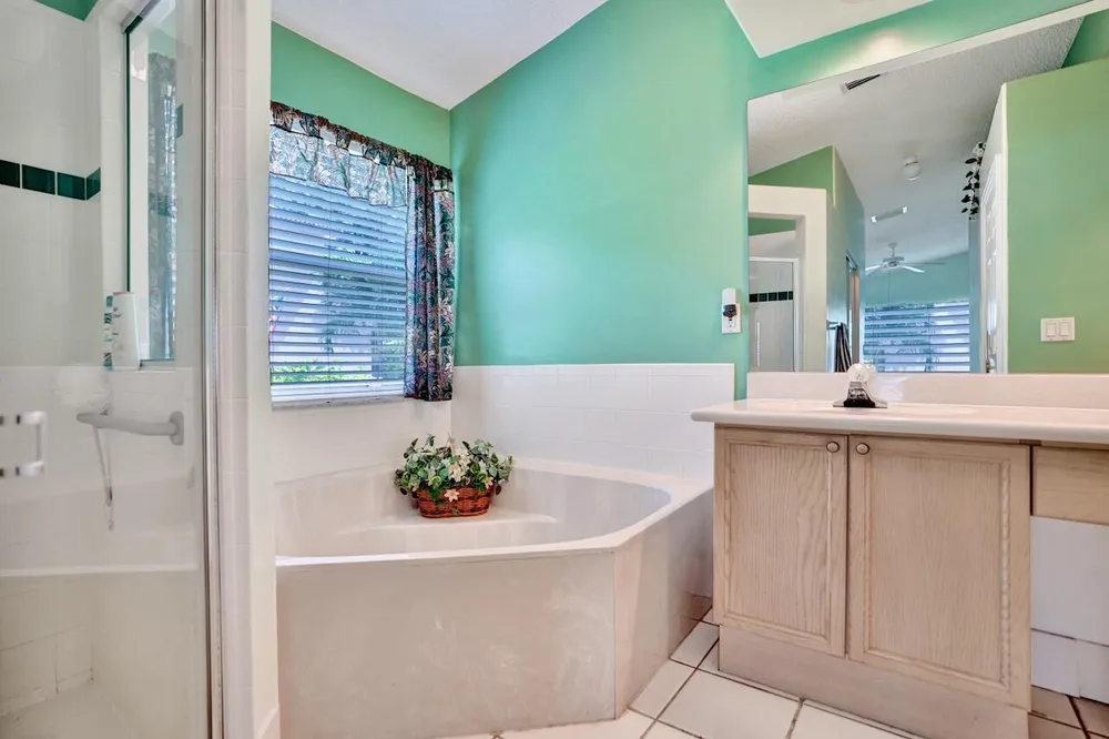 5886 Las Colinas Circle, Lake Worth Beach, FL 33463