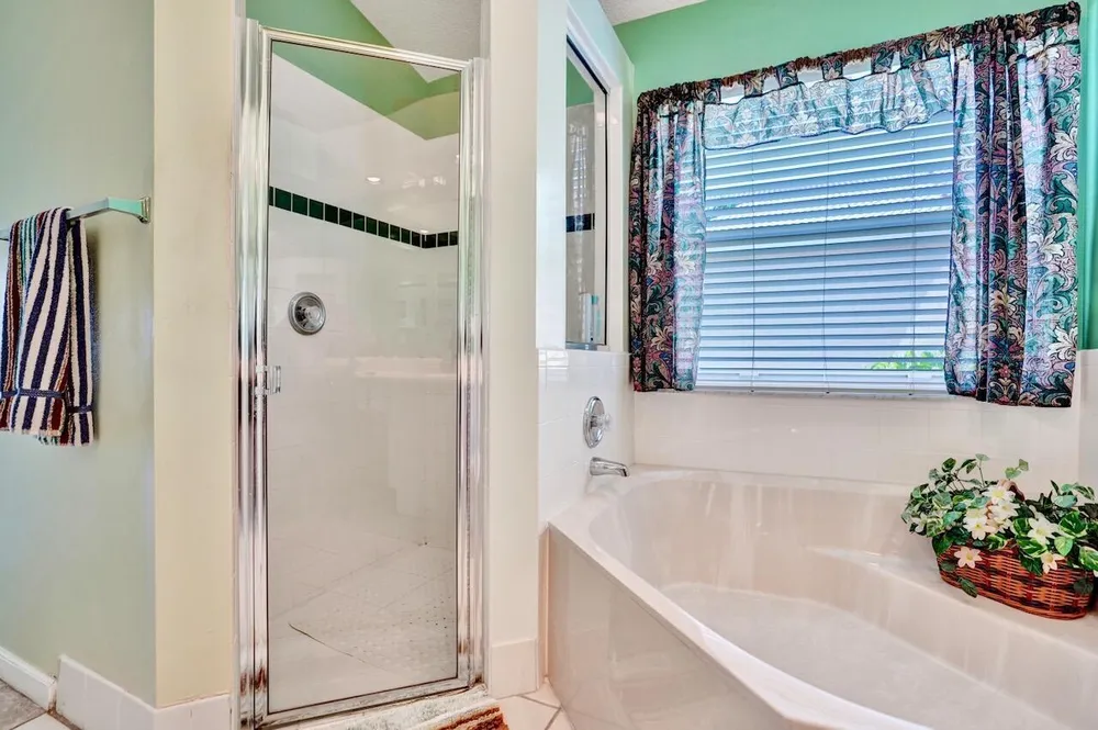 5886 Las Colinas Circle, Lake Worth Beach, FL 33463