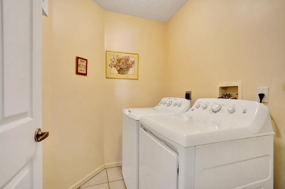 5886 Las Colinas Circle, Lake Worth Beach, FL 33463
