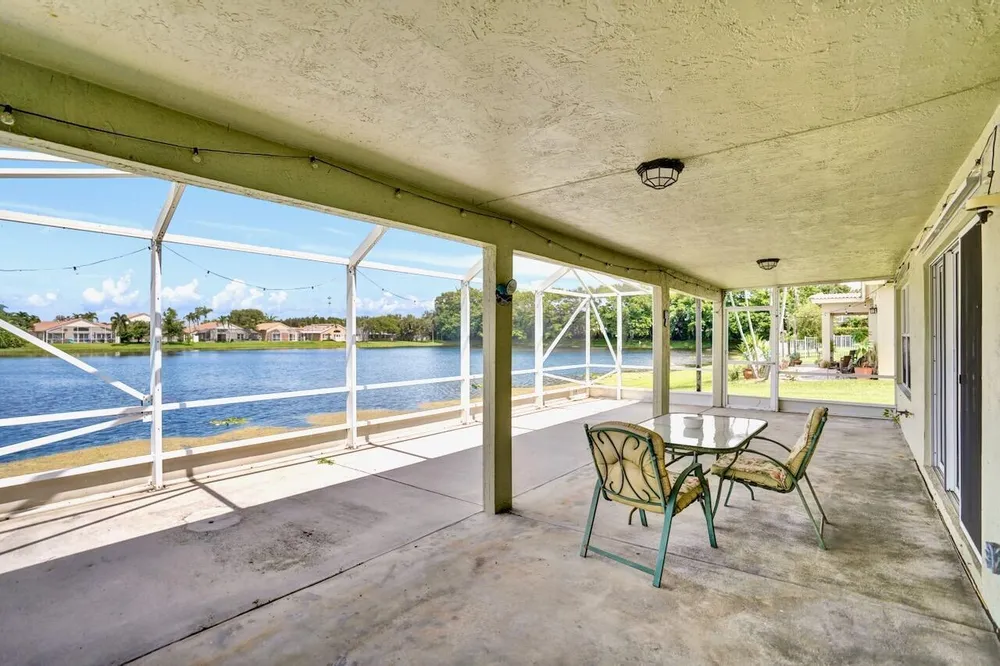 5886 Las Colinas Circle, Lake Worth Beach, FL 33463