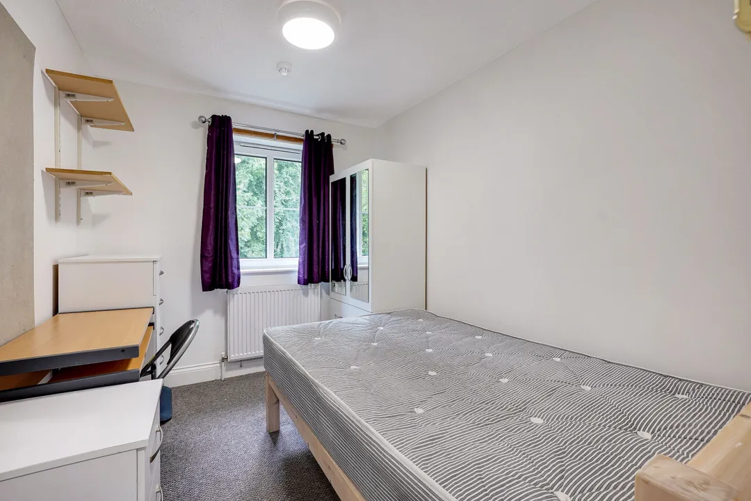 https://mr0.homeflow-assets.co.uk/files/photo/image/48005/5624/_x_/24016_rdhacb_734565650_IMG_4.jpg