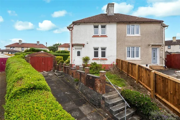 Manor View, Calderbank, Airdrie, Nort...
