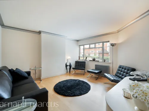 St. Leonards Road, LONDONphoto