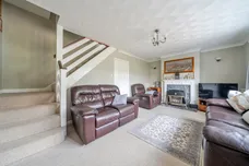 Glenhurst Close, Blackwater, GU17 photo 3
