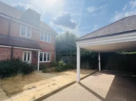 Larchfield Road, MAIDENHEAD photo