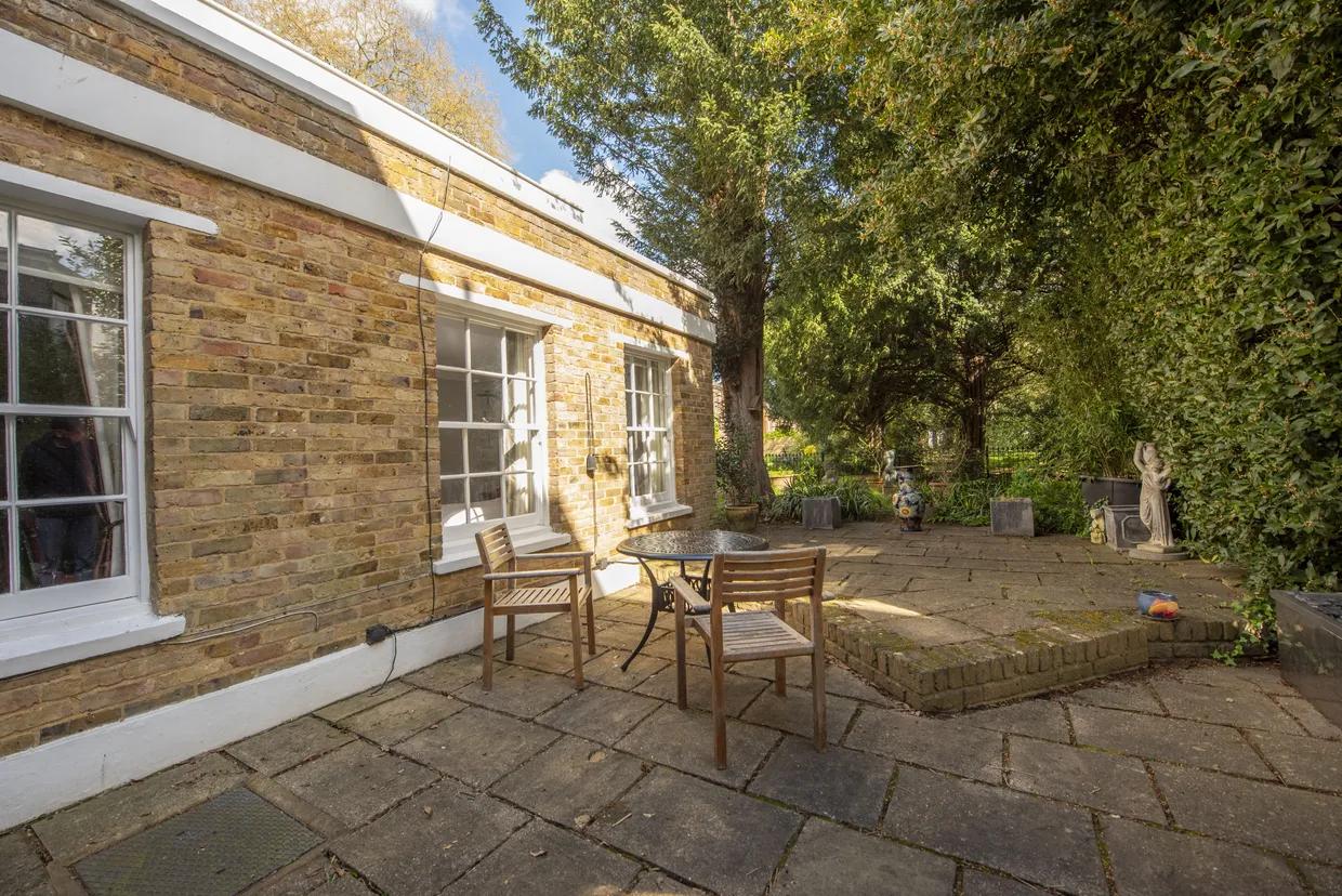 Hampton Court Road, Hampton, TW12 photo 10