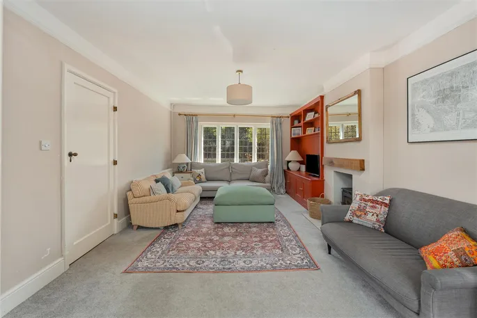Property carousel image 12
