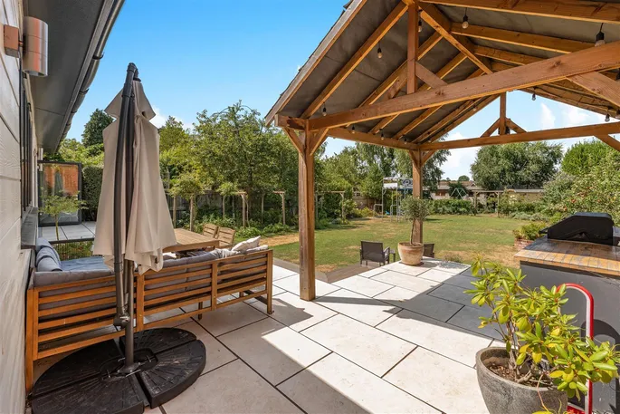 Property carousel image 27