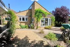 Danecote, KNEBWORTH
