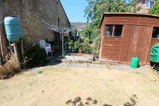 Danecote, KNEBWORTH