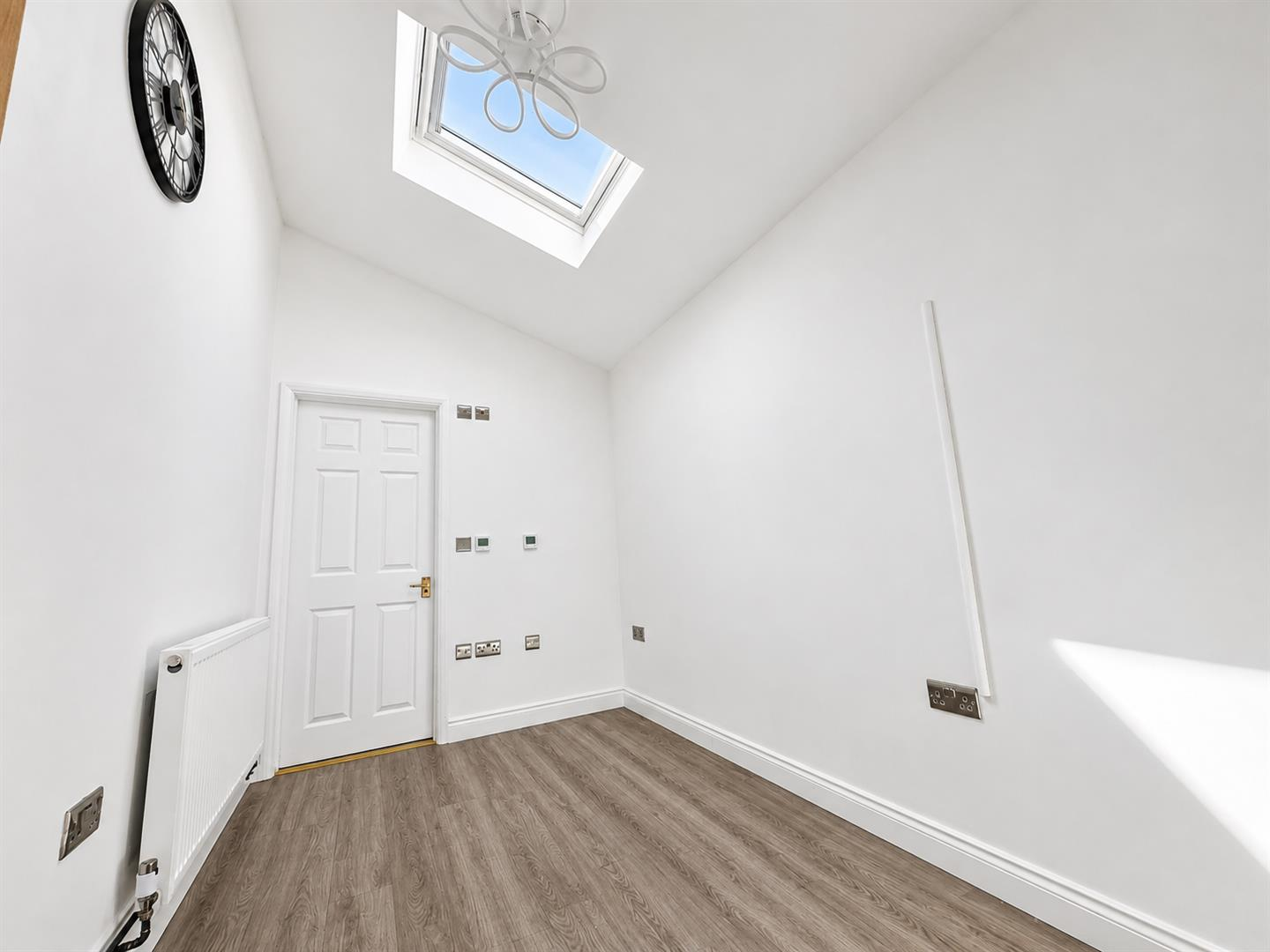 Corfe Gardens, Slough Image 3