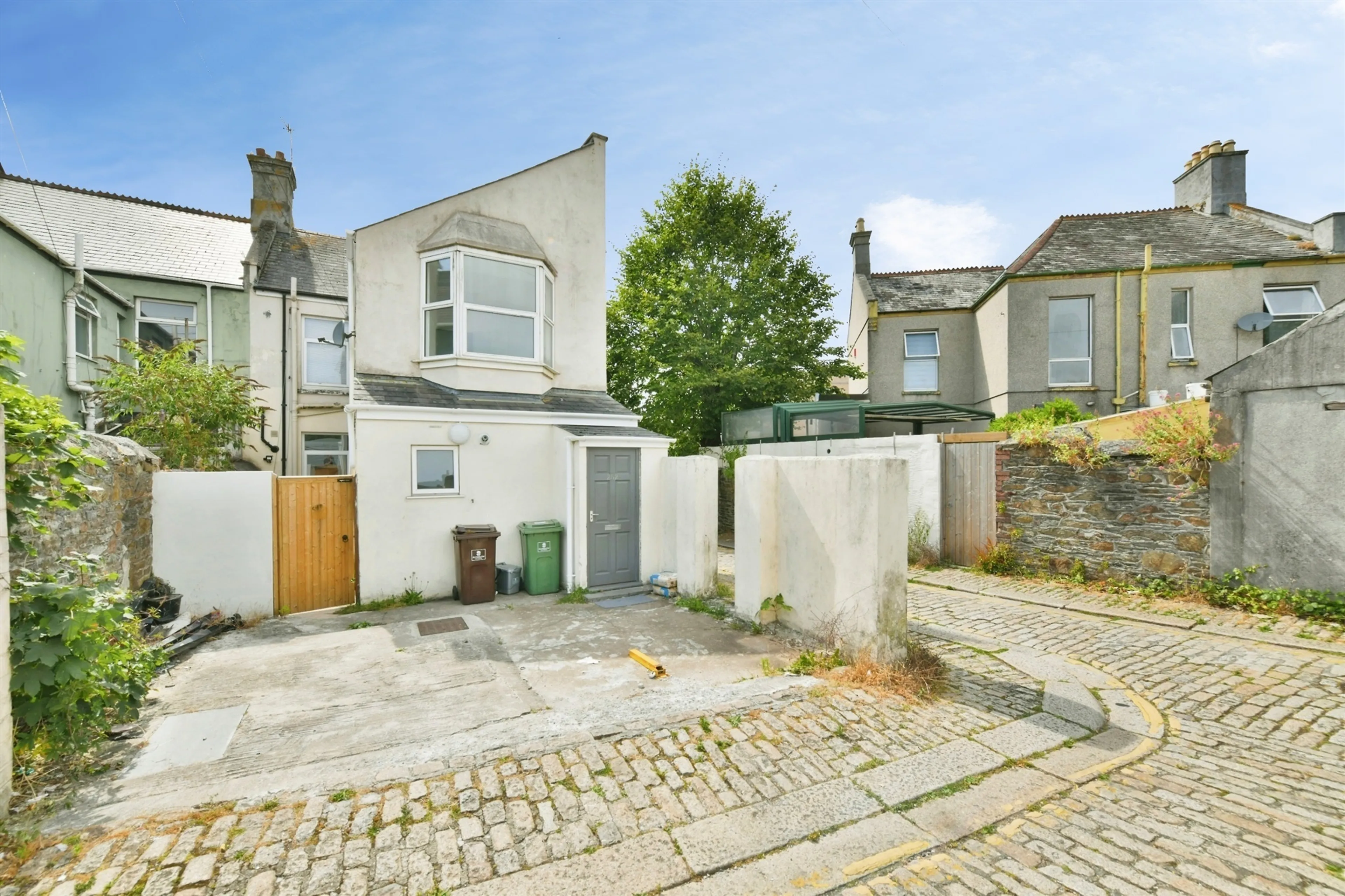 Property photo 0