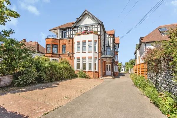 Imperial Avenue, Westcliff-on-Sea, Es...