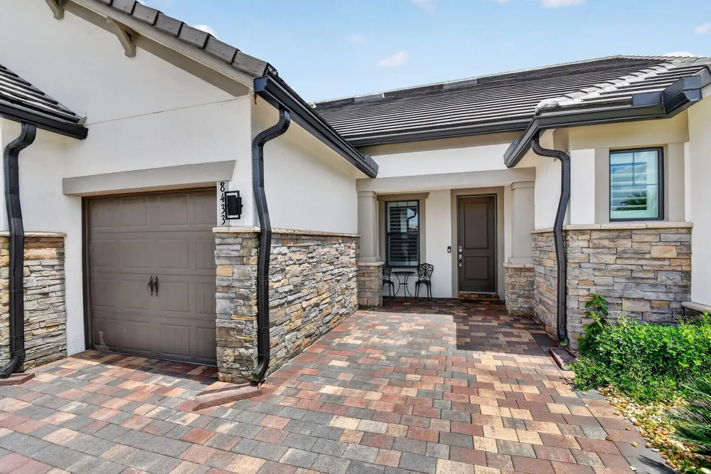 8433 Vaulting Dr, Lake Worth Beach, FL 33467