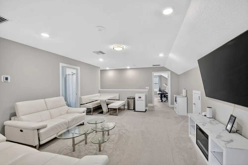 8433 Vaulting Dr, Lake Worth Beach, FL 33467