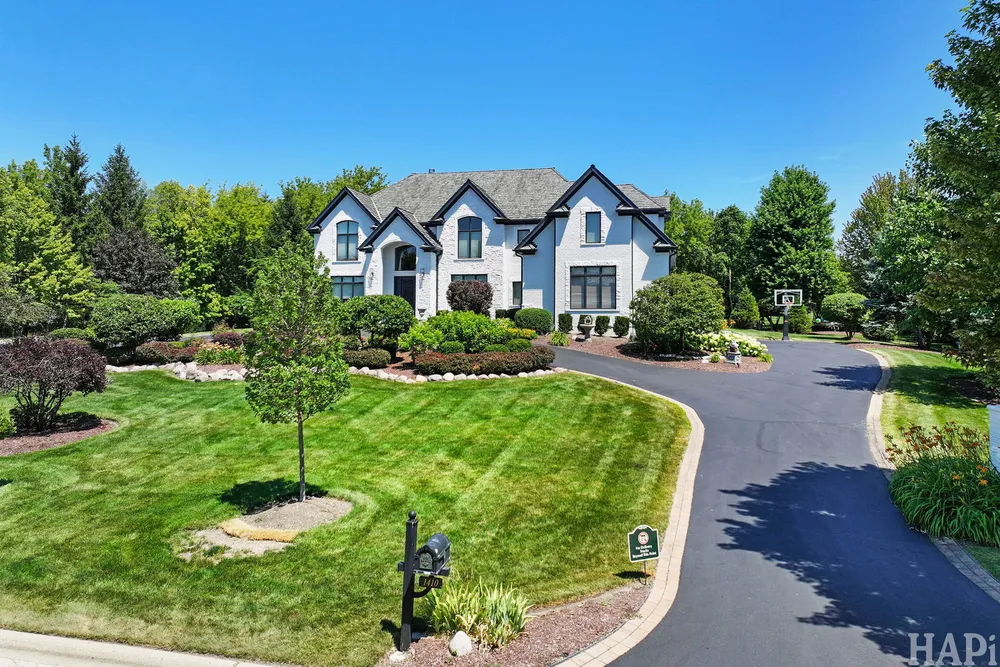 1410 W Newcastle Ct, Inverness, IL 60010