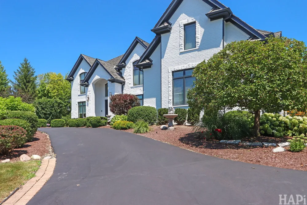 1410 W Newcastle Ct, Inverness, IL 60010