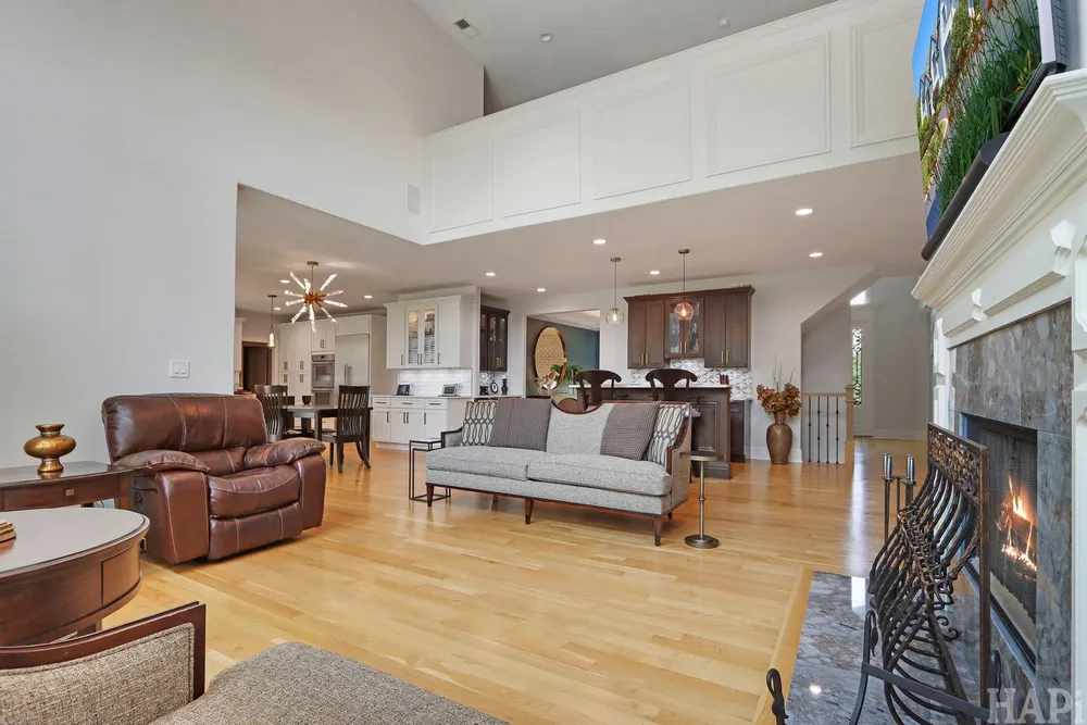1410 W Newcastle Ct, Inverness, IL 60010