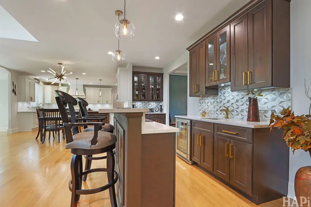 1410 W Newcastle Ct, Inverness, IL 60010