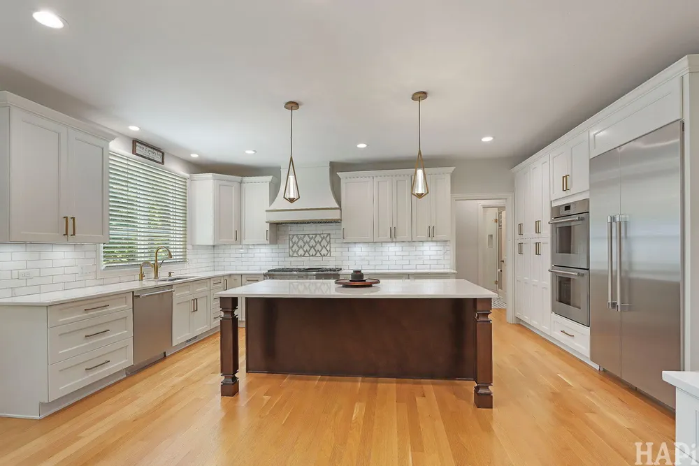 1410 W Newcastle Ct, Inverness, IL 60010