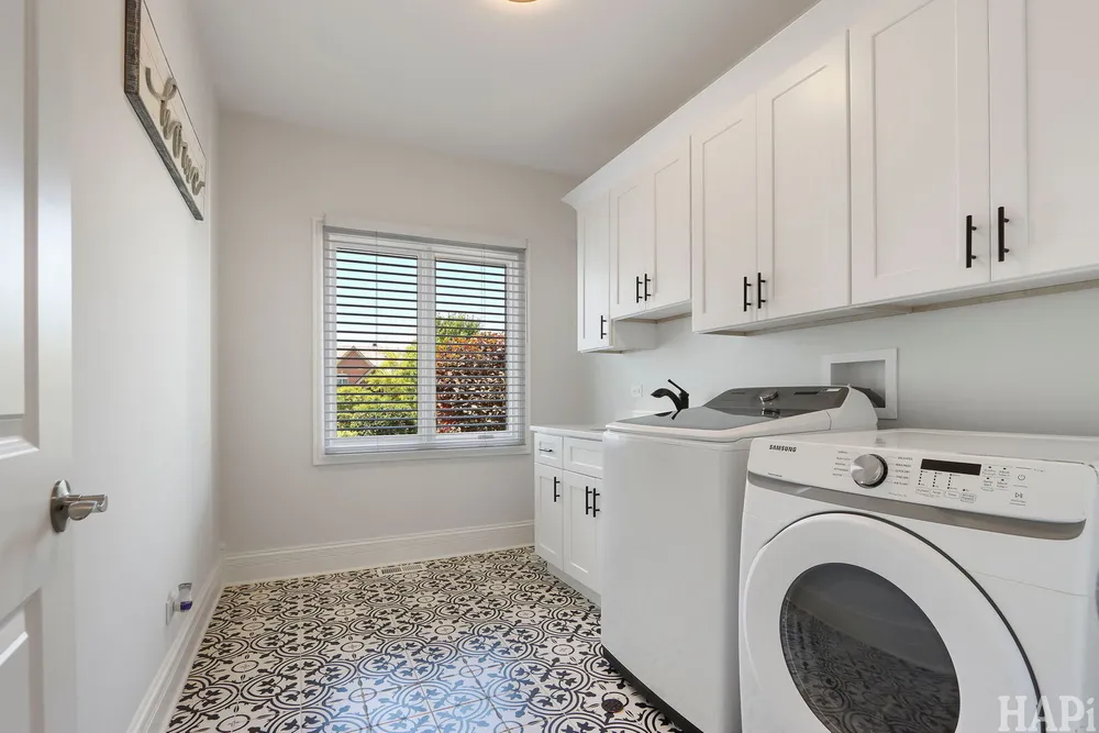 1410 W Newcastle Ct, Inverness, IL 60010