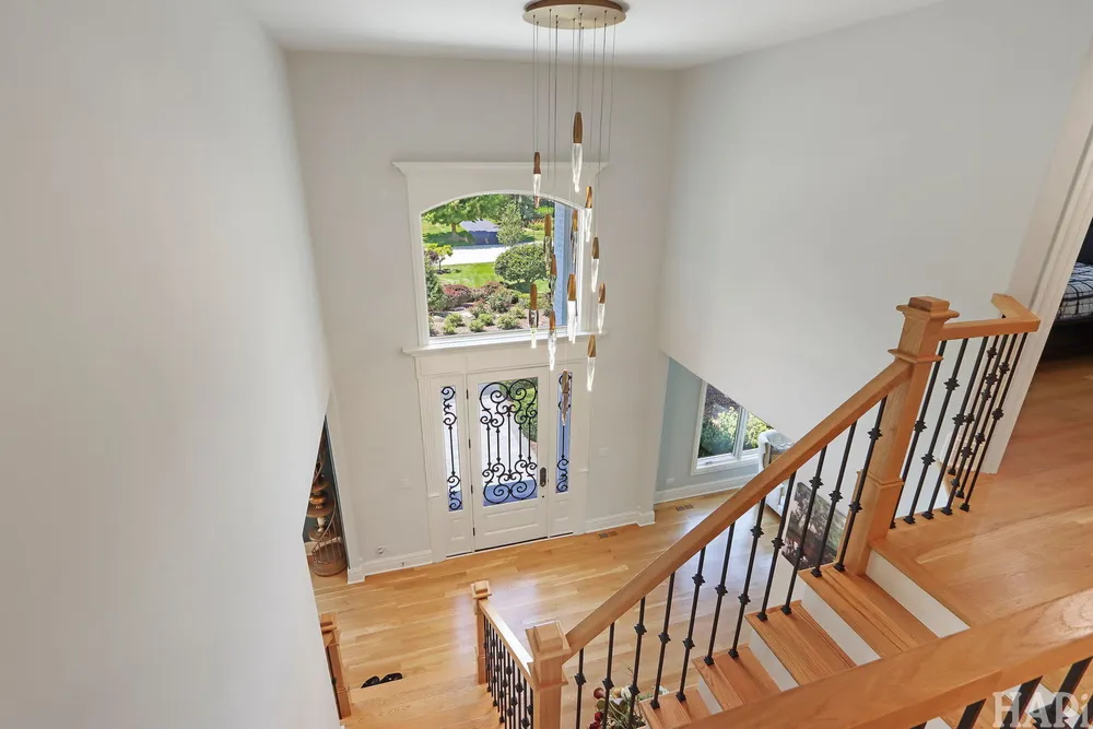 1410 W Newcastle Ct, Inverness, IL 60010