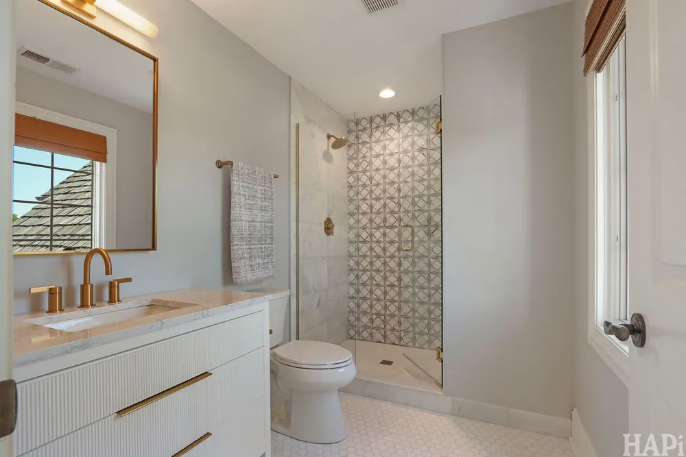 1410 W Newcastle Ct, Inverness, IL 60010