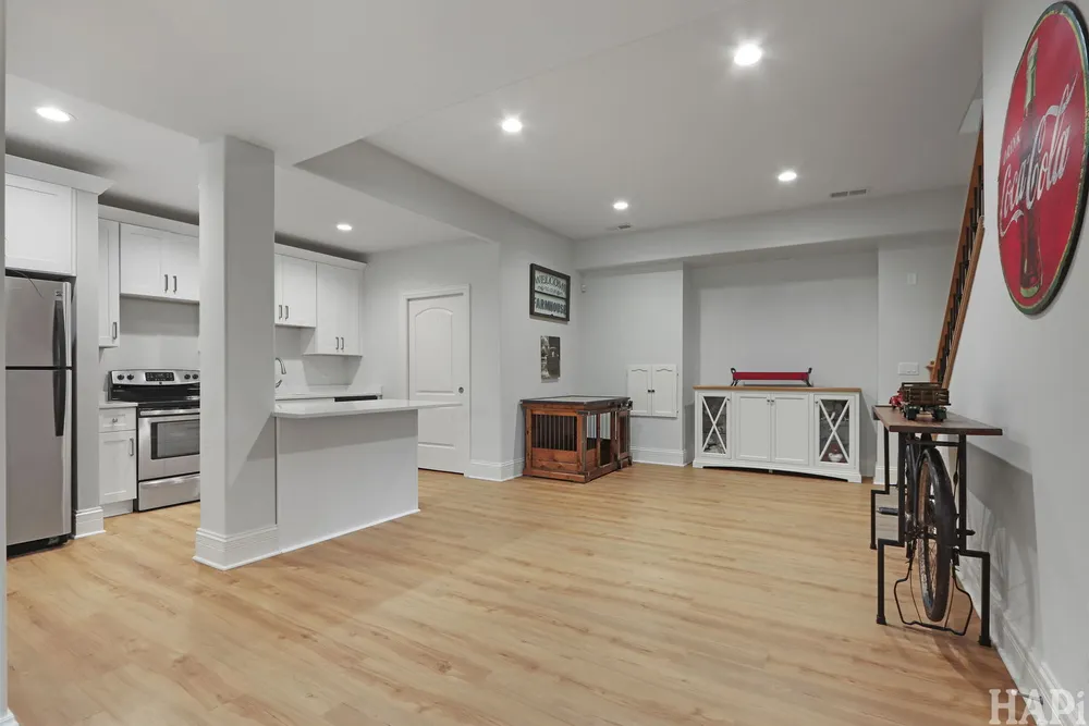 1410 W Newcastle Ct, Inverness, IL 60010