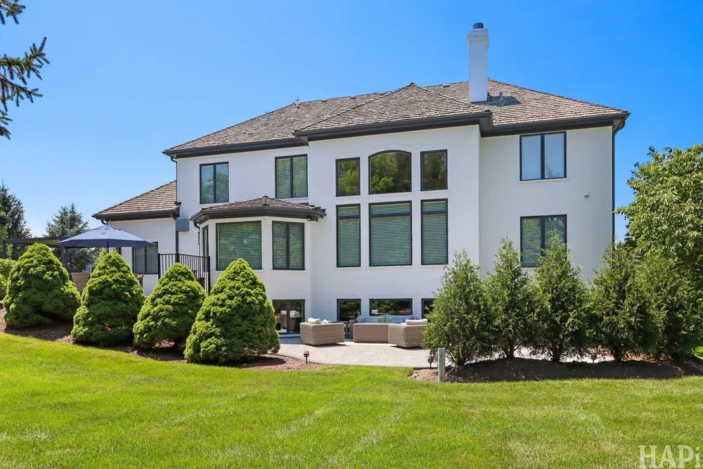 1410 W Newcastle Ct, Inverness, IL 60010