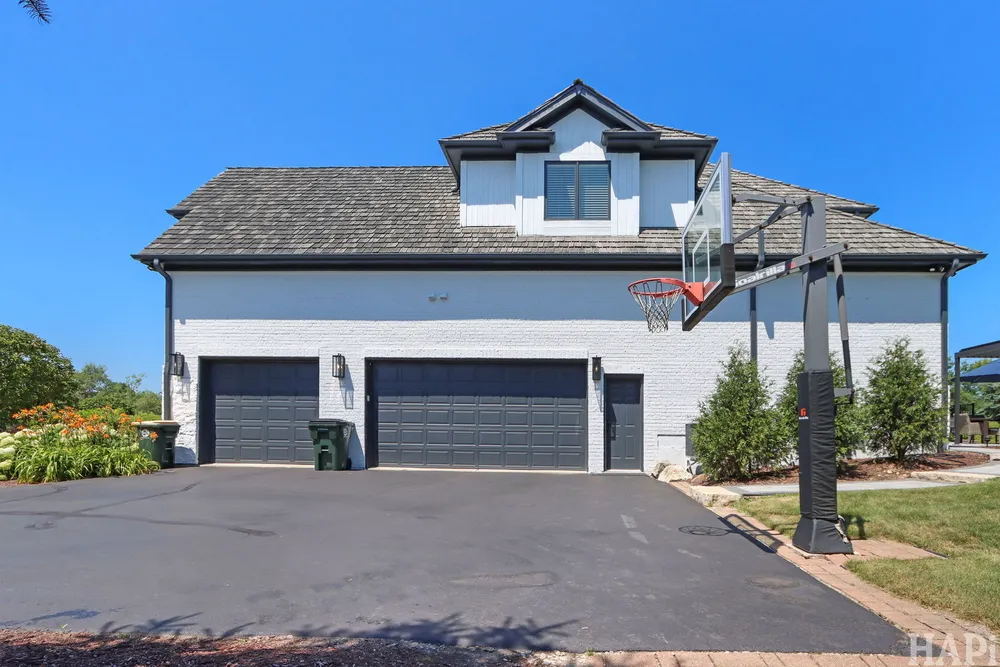 1410 W Newcastle Ct, Inverness, IL 60010