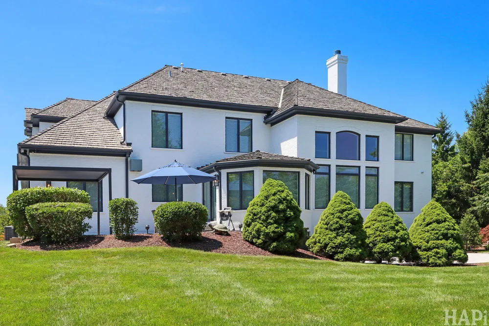 1410 W Newcastle Ct, Inverness, IL 60010