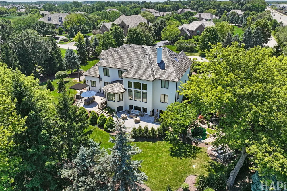 1410 W Newcastle Ct, Inverness, IL 60010