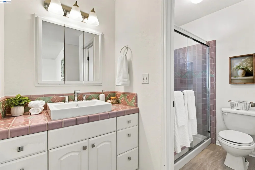 241 Garnet Dr, Livermore, CA 94550