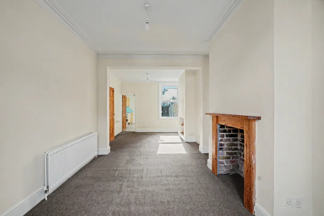 https://mr0.homeflow-assets.co.uk/files/photo/image/48012/7359/_x_/24017_rdhacb_1287297888_IMG_1.jpg