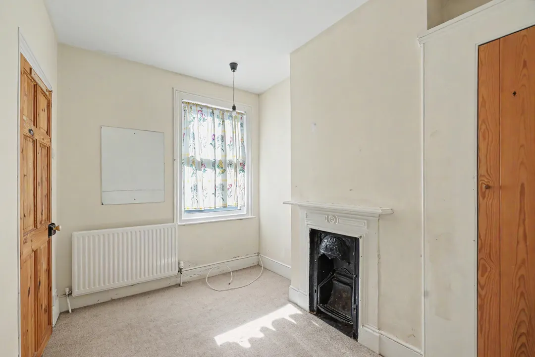 https://mr0.homeflow-assets.co.uk/files/photo/image/48012/7365/_x_/24017_rdhacb_1287297888_IMG_7.jpg