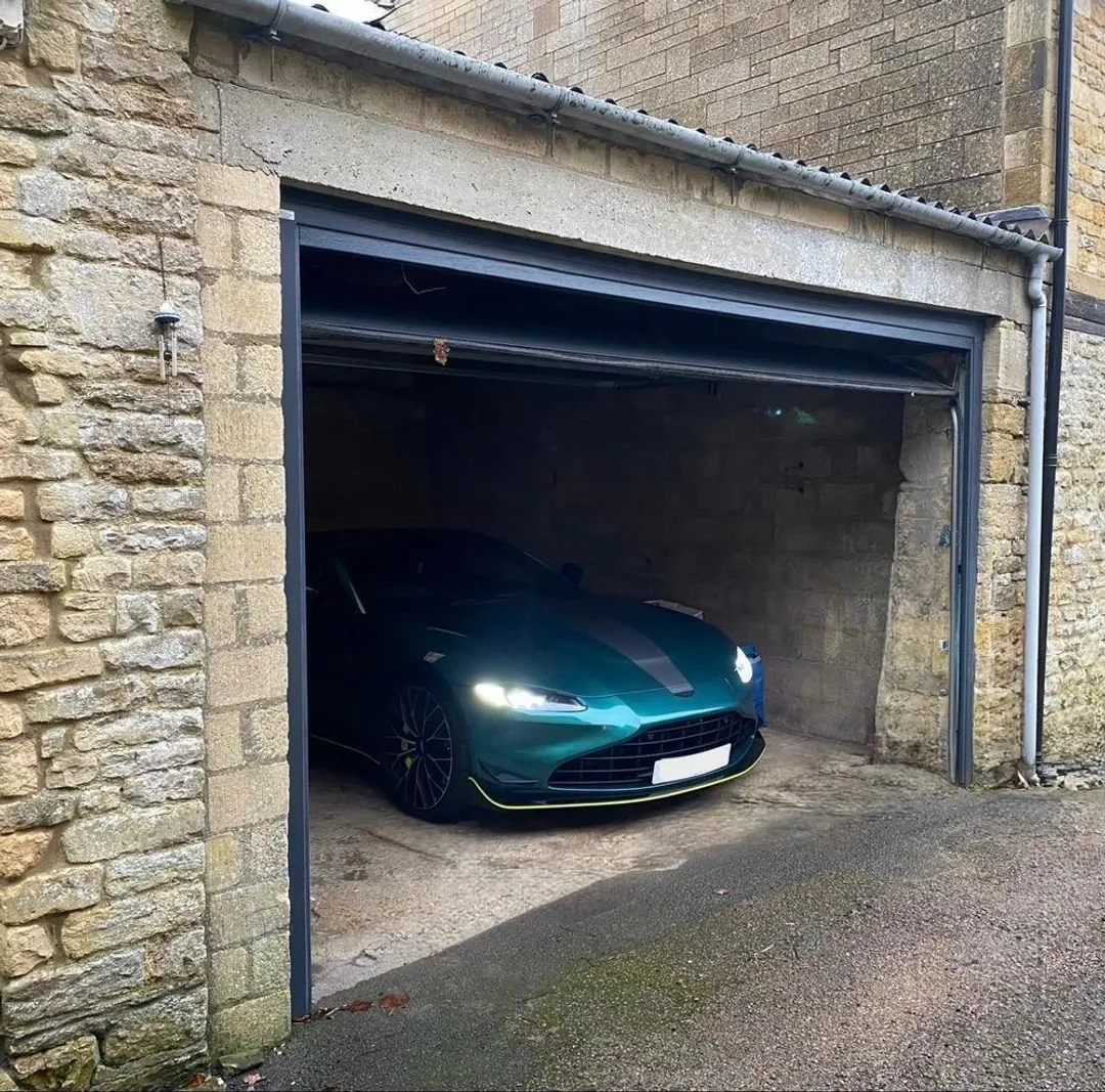 https://mr0.homeflow-assets.co.uk/files/photo/image/48018/4308/_x_/oKdkeU8XgE-z3K23JDVXzA.jpg