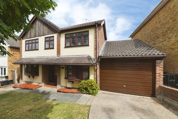 Elm Drive, Rayleigh, Essex, SS6