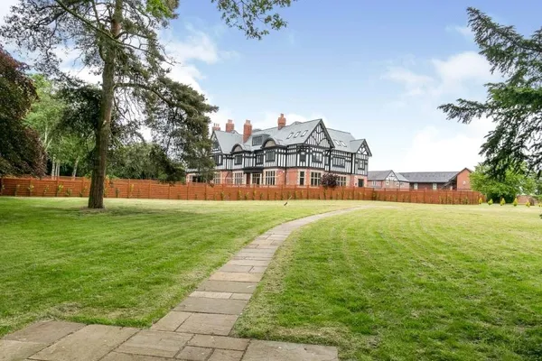 Ferma Lane, Great Barrow, Chester, CH3