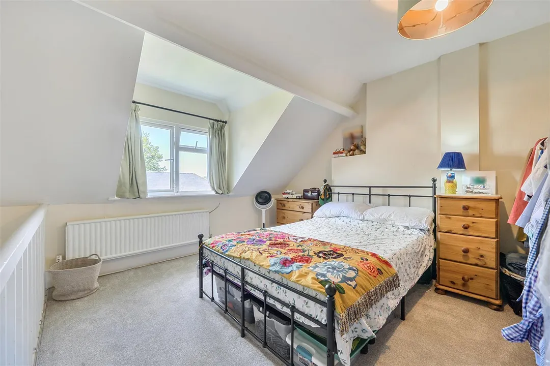 https://mr0.homeflow-assets.co.uk/files/photo/image/48019/4458/_x_/jw8WuGlInkCssnER5R1EVw.jpg