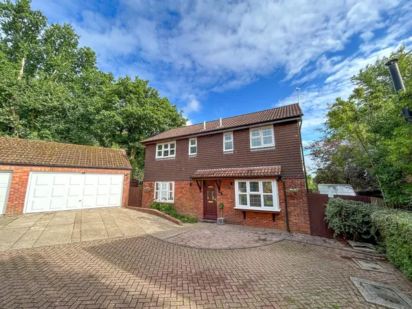Rockington Way, Crowborough