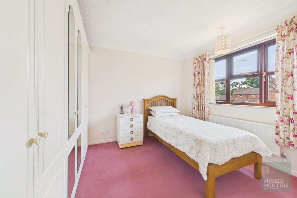 Filbert Road, Loddon Image 10