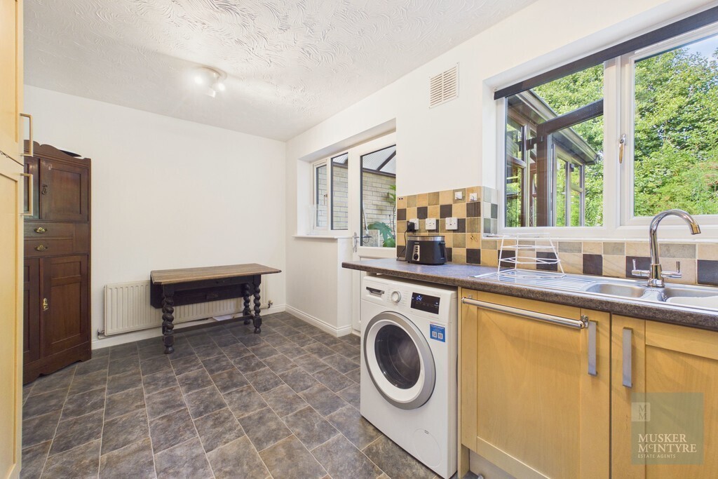 Reeves Close, Bungay Image 4
