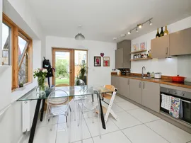 Barnsley Wood Rise, Newhall, Harlow thumb 2