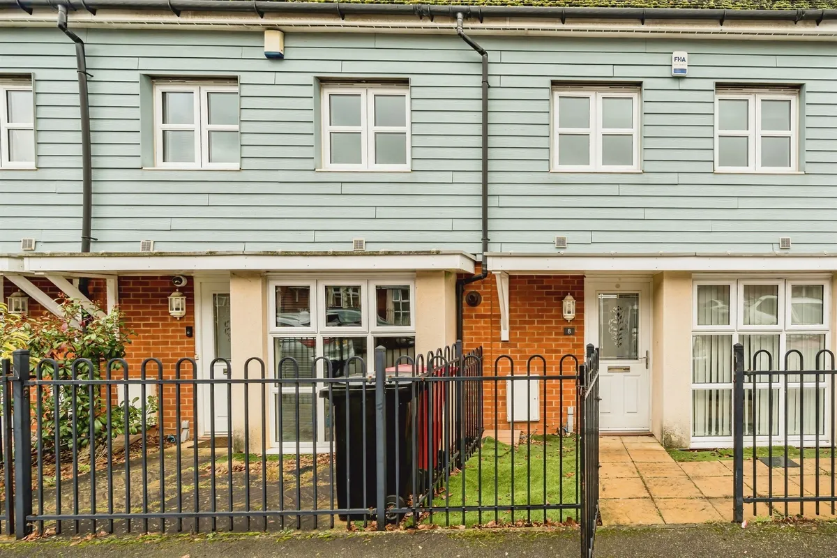 Dariel Close, Slough