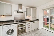 Dariel Close, Slough