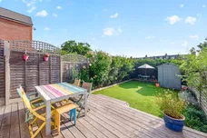 Gartmoor Gardens, London
