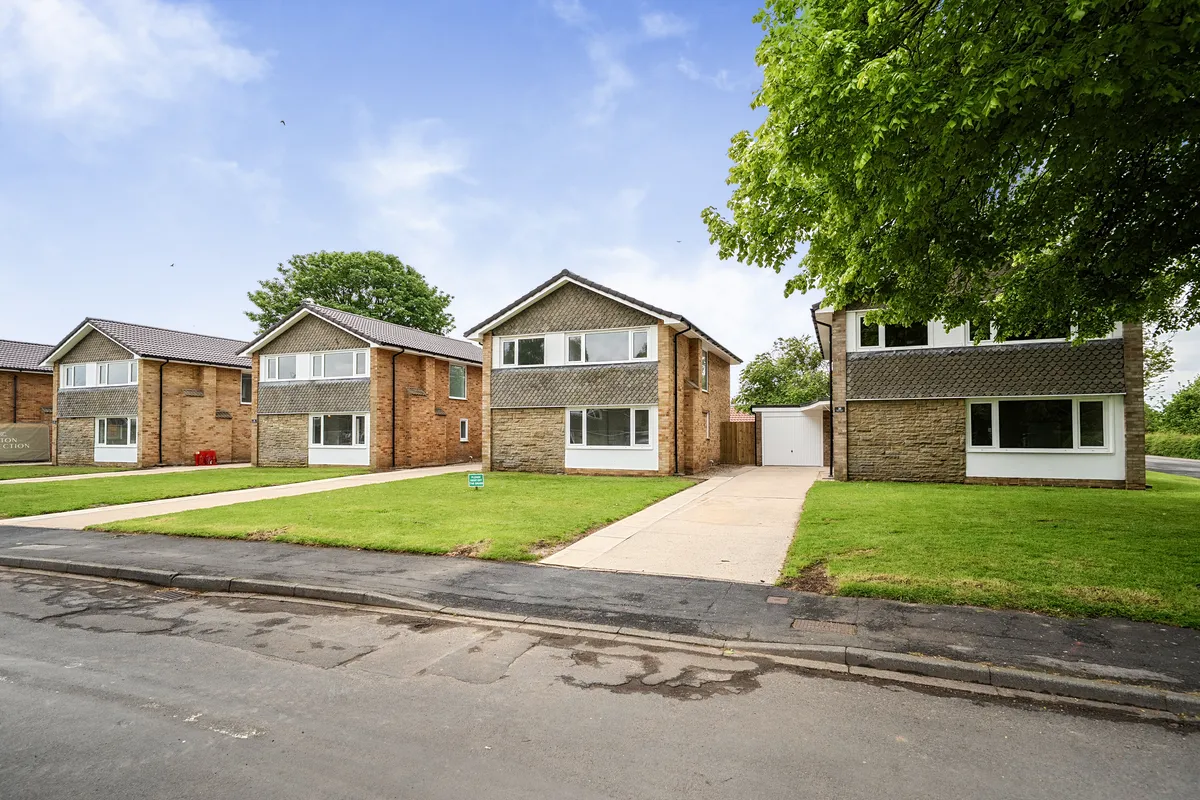 Linton Place, Linton On Ouse, YORK